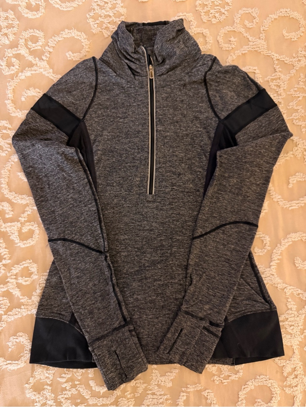Lululemon Heathered Gray Half-Zip Athletic Pullover. Size 8